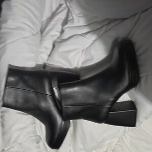 Lisa Vicky Nifty Square Toe  Ankle Bootie in Smooth Black Leather 8 1/2 Block